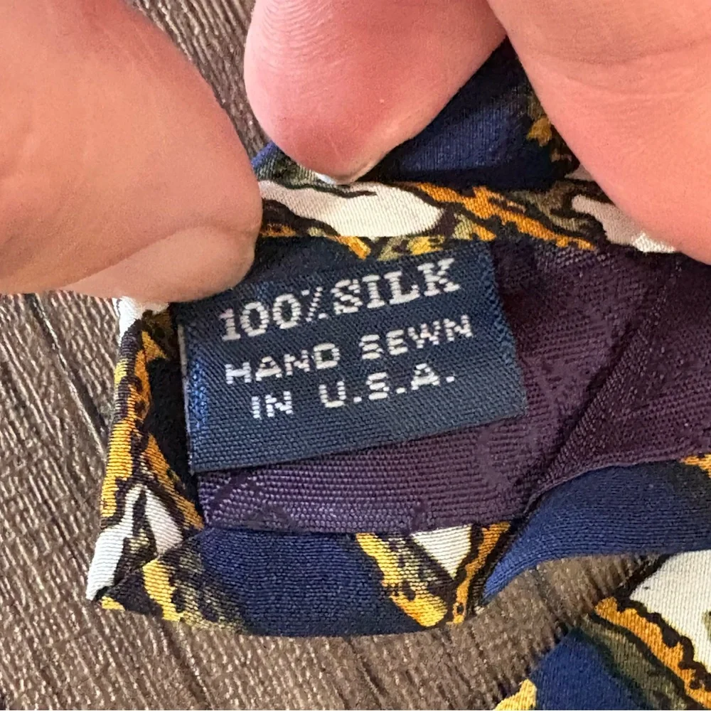 J.‎ Garcia Men's 100% Silk Abstract Neck Tie Navy Gold White 3 3/4